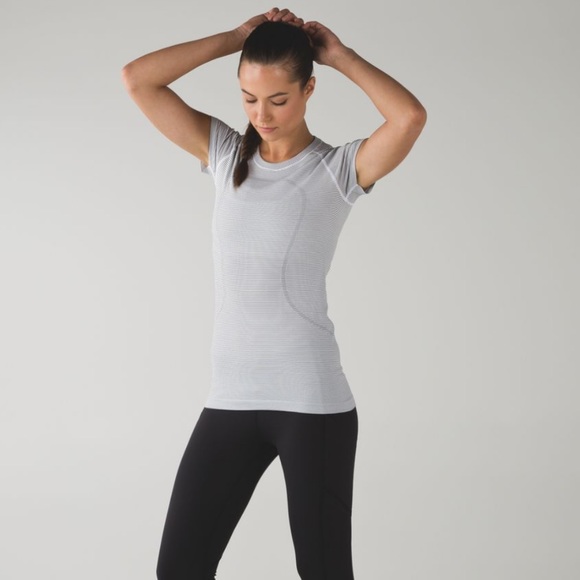 🍋 Lululemon Run: Swiftly Tech Short Sleeve Crew Size 8 - Picture 8 of 9